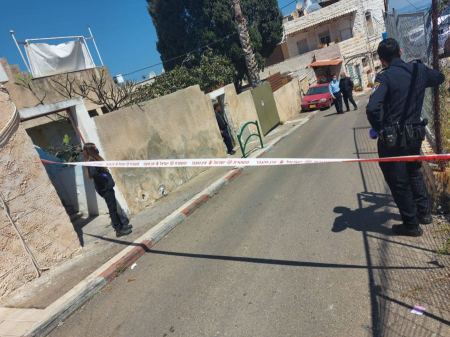 حيفا : اصابة خطيرة باطلاق نار لشاب من قبل الشرطة